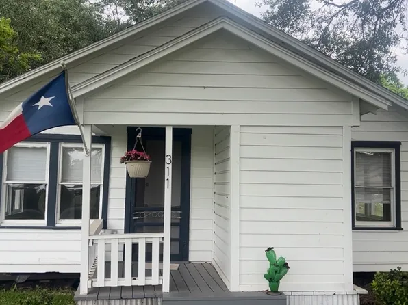 311 E Railroad St, Boling, TX 77420