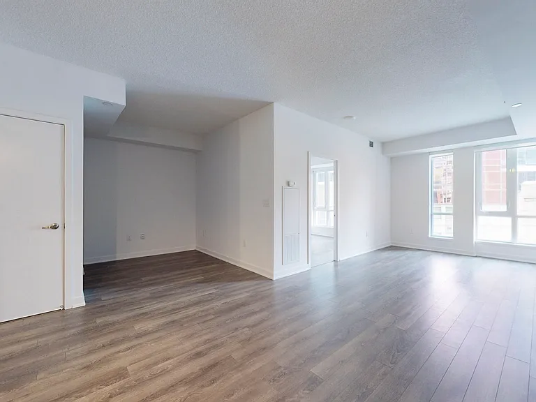 31 Phipps St — Photo 13
