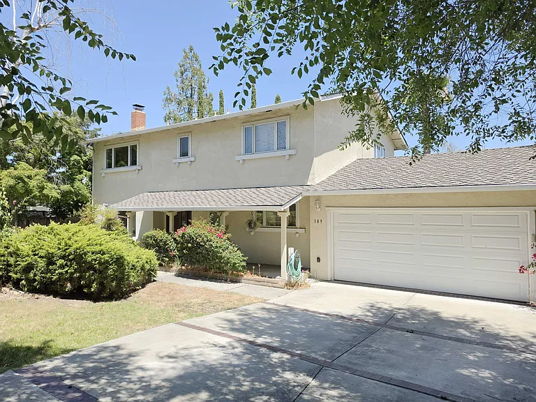 105 Dover Ct — Photo 1