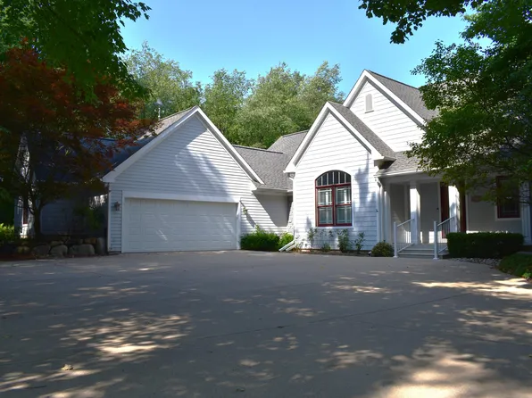 4785 Cottagewood Dr #2 & 1, Kalamazoo, MI 49048