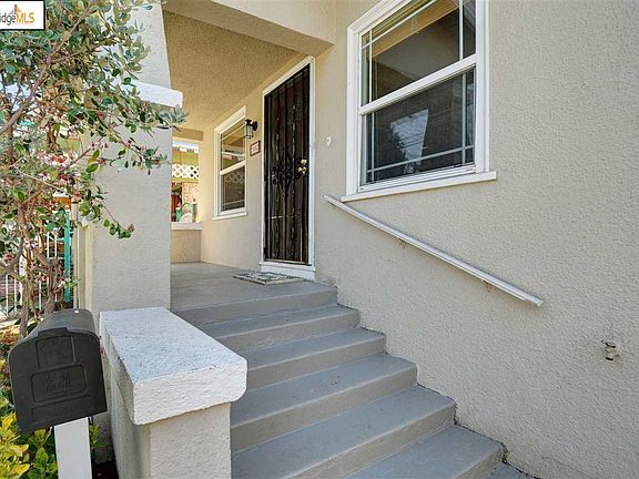 2nd image of 2452 Humboldt Ave