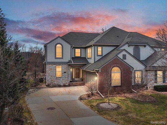 4th image of 3838 N Winding Brook Cir #3