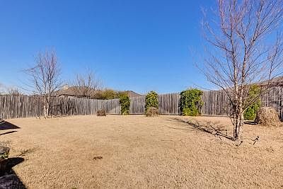 4th image of 205 Great Oaks Dr