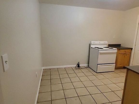 4th image of 1103 Hampton Avenue Ext #1105-A