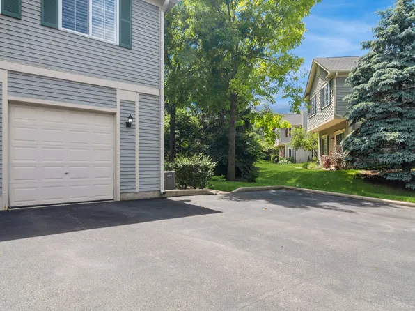 268 Windsor Ct Unit D, South Elgin, IL 60177