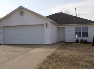 1102 S East St, Rogers, AR 72756