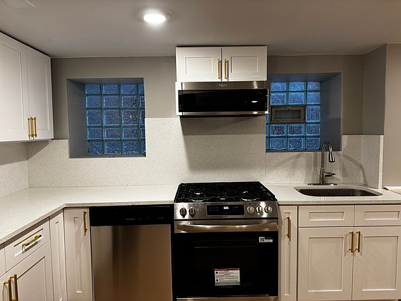 3rd image of 3716 N Racine Ave #G