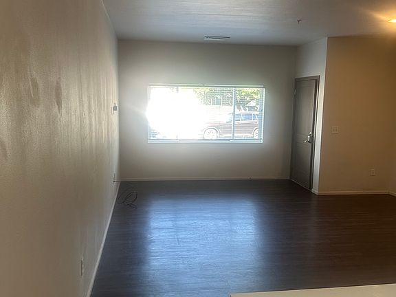 4th image of 3816 Copper Ave NE #C