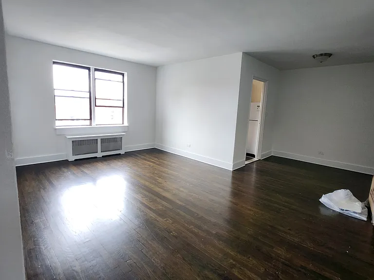 510 Riverdale Ave #7H — Photo 1