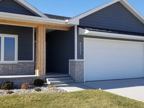 4531 Whitetail Dr, Sioux City, IA 51106