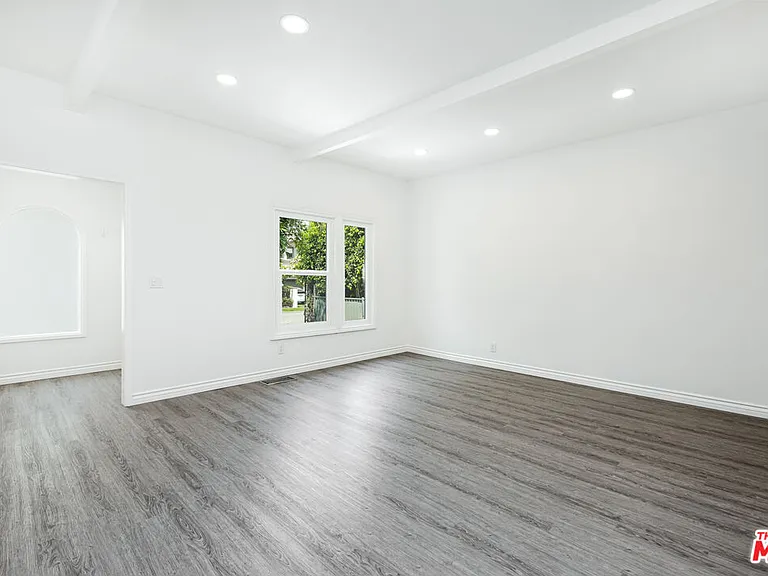 8718 Rosewood Ave — Photo 9