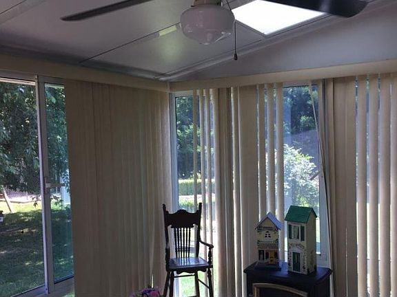 3rd image of 303 Sunnydale Ln