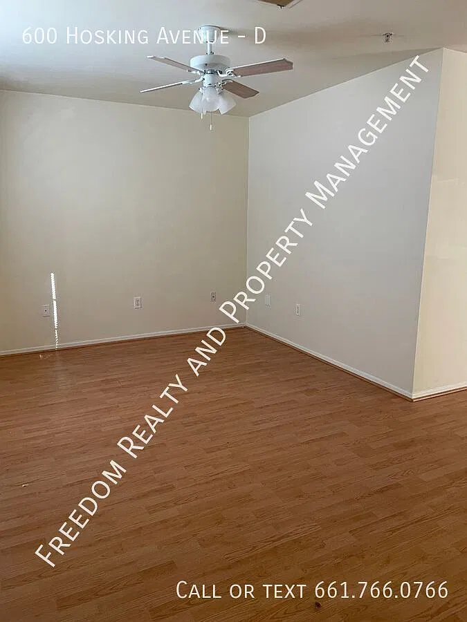 3 bed, 2.0 bath, 1059 sqft, $1,800 — Photo 2