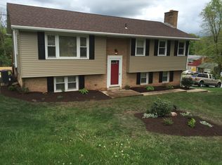 211 Fetrow Ln, New Cumberland, PA 17070