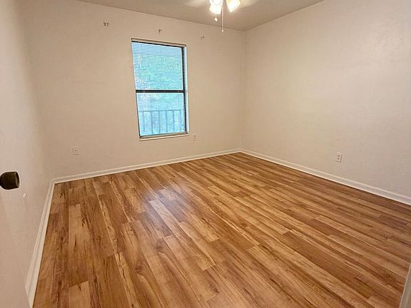 5th image of 581 Holyoke Ct APT C
