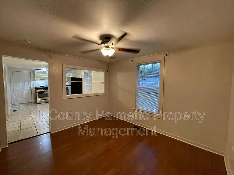 223 S Lucas St — Photo 8