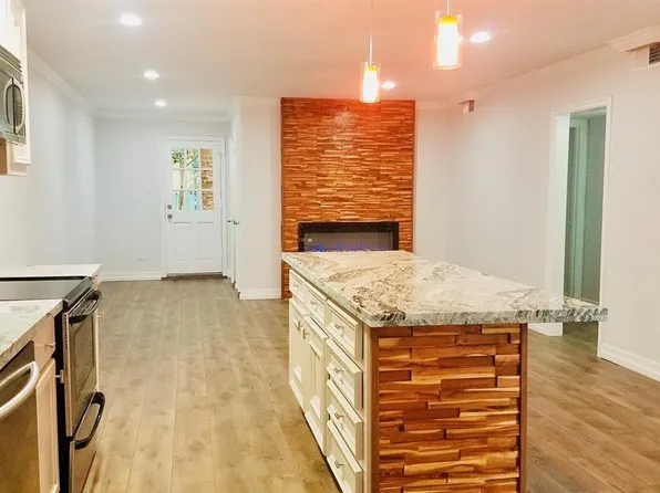 8221 Kingsbrook Rd APT 108, Houston, TX 77024