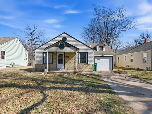 2026 N Woodland Ave, Wichita, KS 67203