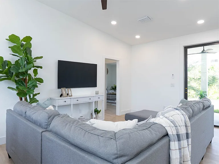1804 Nimbus Dr — Photo 21