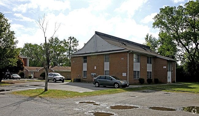 1st image of 3605 Gum Dr APT A