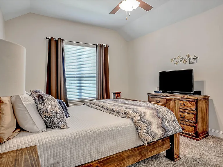 7205 Windy Meadow Dr — Photo 18
