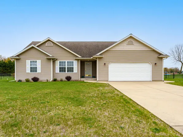 50203 Chardonnay St, Paw Paw, MI 49079