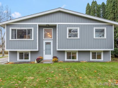 1005 W Main St, Middleville, MI, 49333