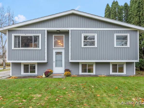1005 W Main St, Middleville, MI 49333