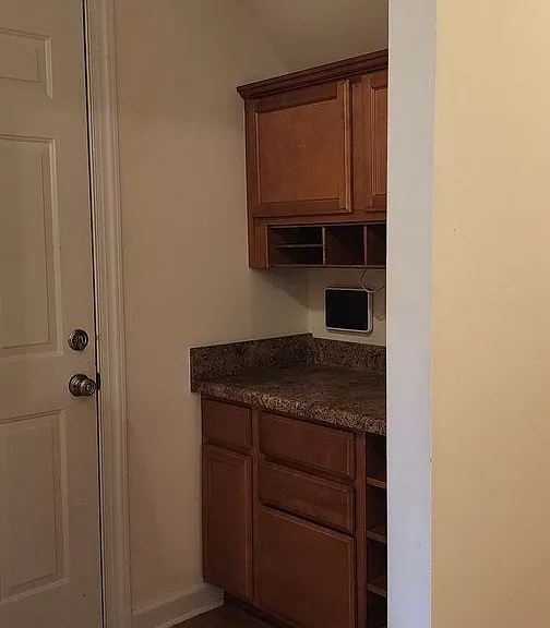 302 Savannah Dr — Photo 13