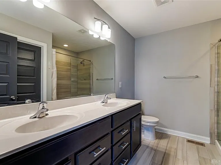 1004 Parklake Row — Photo 19