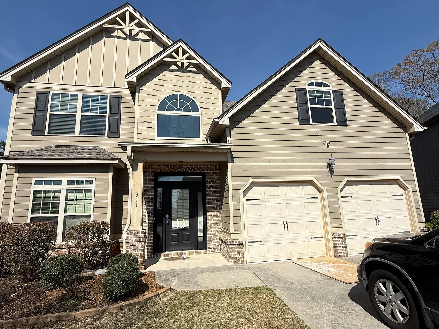 4 bed, 2449 sqft, $2,499 — Photo 2