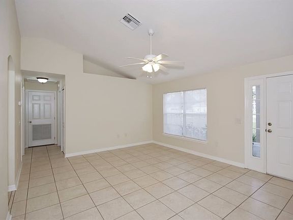 4th image of 12910 Helen Dr