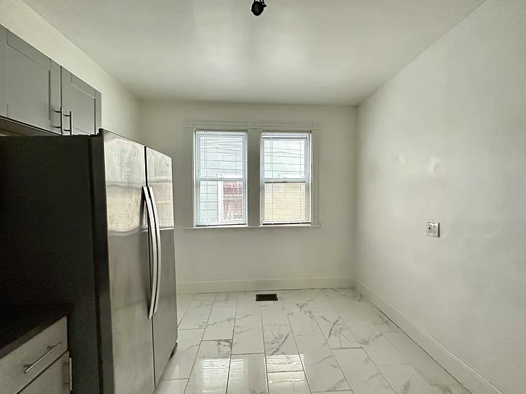 35 Waldeck St #1 — Photo 8