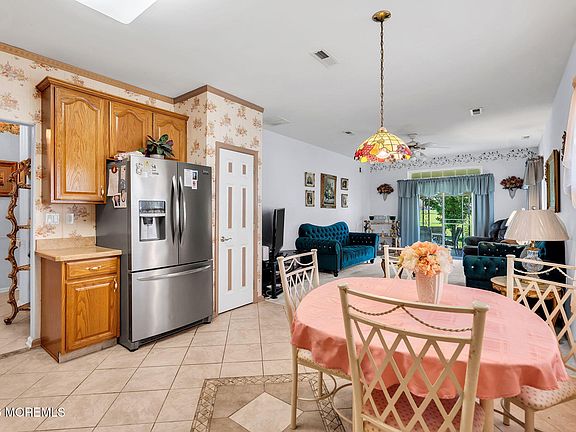 3rd image of 21 Provence Drive