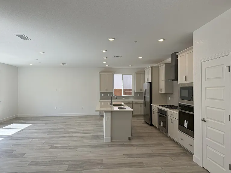 5064 Hollowtop Way — Photo 2