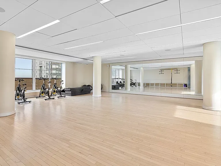 322 W 57th St #35V — Photo 13