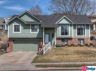 2704 Blackhawk Dr, Bellevue, NE 68123