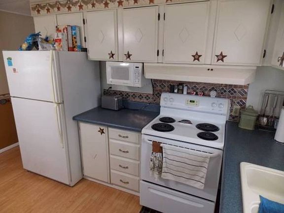 5th image of 11145 Bluebird Dr