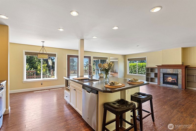 4th image of 6234 NE 182nd Street