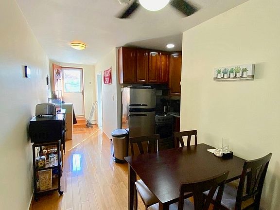 4th image of 371 Columbia St APT 3