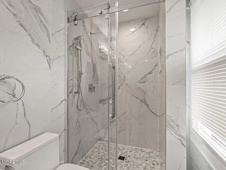 250 Alpern Ave — Photo 21