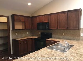 611 W Autumn Ridge Ct, Andover, KS 67002