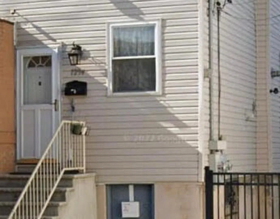 1294 Forest Ave