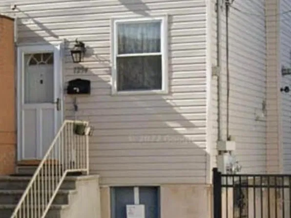 1294 Forest Ave, Staten Island, NY 10302