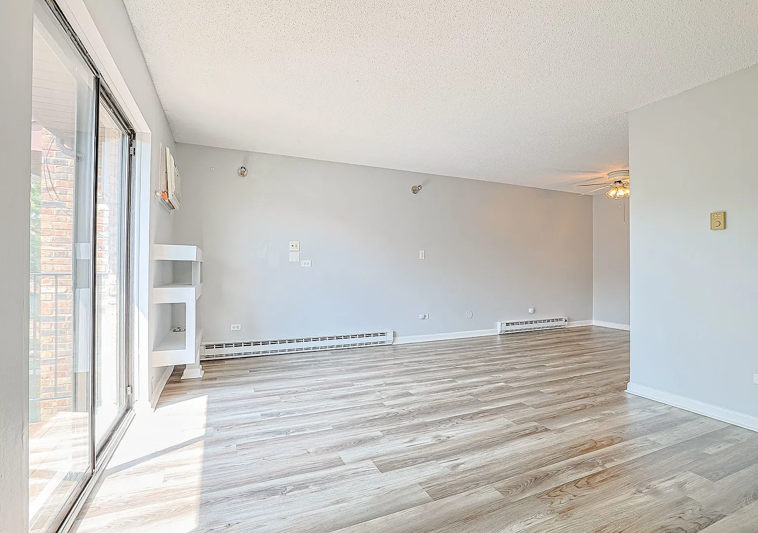 2 bed, 1.5 bath, 845 sqft, $1,750 — Photo 3