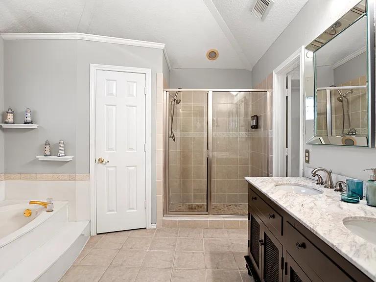 1424 Cobblestone Dr — Photo 20