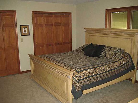 5th image of 143 Deerfield Cir
