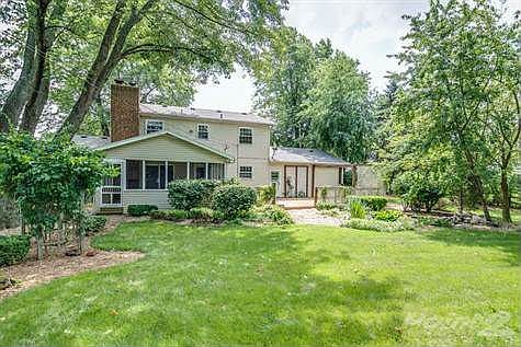 52725 Searer Drive South Bend-small-002-Great Backyard-666x444-72dpi