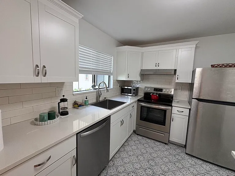 15091 Ashland Cir #I — Photo 33