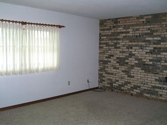 2nd image of 103 N 14th St APT 1